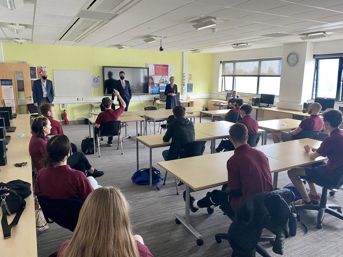 StephenMorganMP's tweet photo. The coming together of @PortsmouthColl and @HighburyCollege is good news for learners and good news for #Portsmouth. Enjoyed a visit to Highbury at Cosham to see how they are enriching lives and providing the skills our economic recovery requires https://t.co/yEWRq556l3