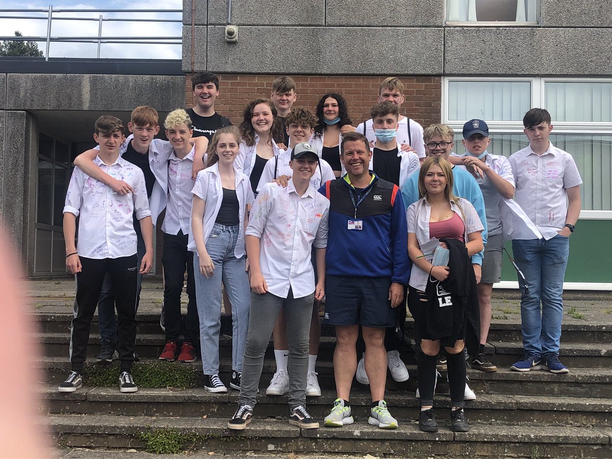 Best of luck to this years BTEC Sport year 11 group. Great effort and determination throughout a trying time! Well done guys and enjoy your celebrations today 🎉🎉🎉 <a href="/theforesthigh/">SGS Forest High School</a>