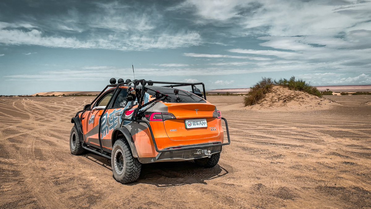 justinbuildcar_'s tweet photo. @elonmusk hi Elon. How do you like the offroad Tesla Model y we built? #Tesla #ModelY #offroadev #offroad https://t.co/ghVdakr3dJ