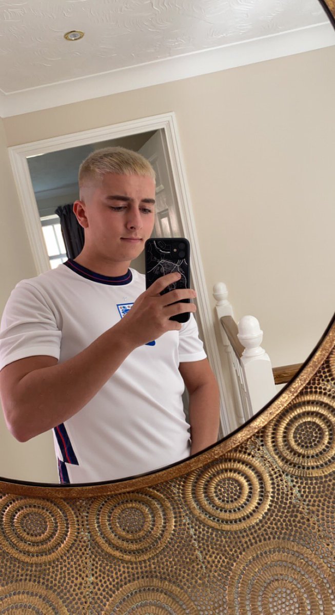 Hamish01_'s tweet photo. Bring it home lad @PhilFoden @England https://t.co/mdXpbDKS84