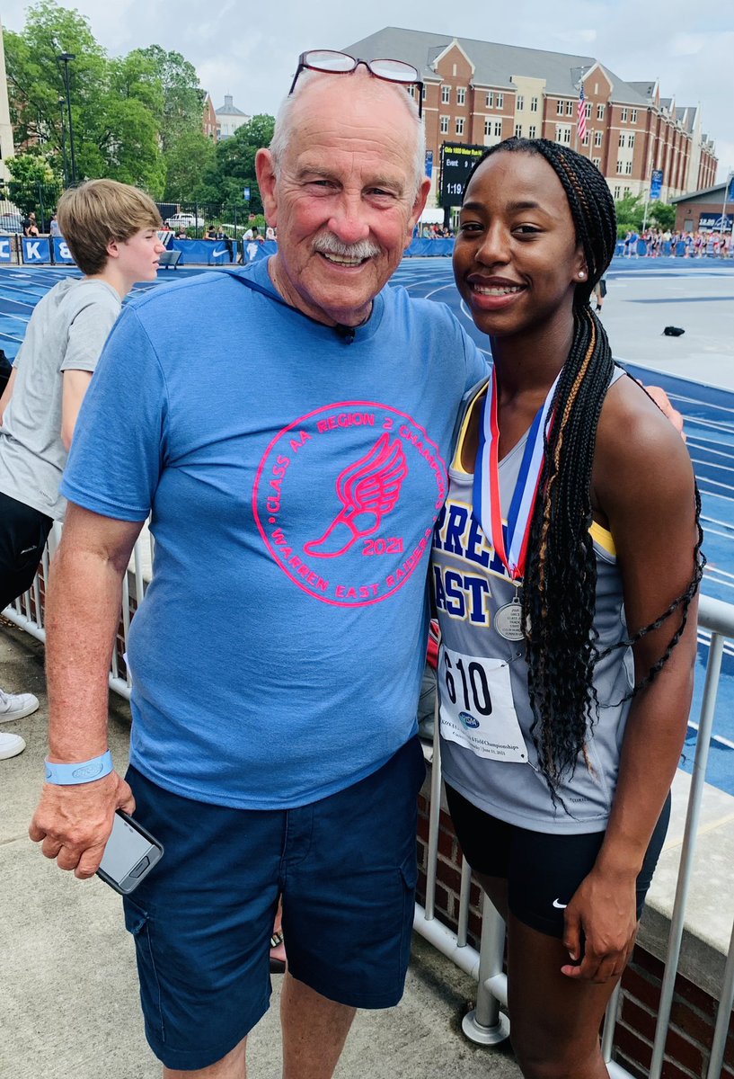 2021 KHSAA Class 2A 100m Hurdles runner-up with a PR of 15.9!!🥈 Way to go, Tayanah!!!