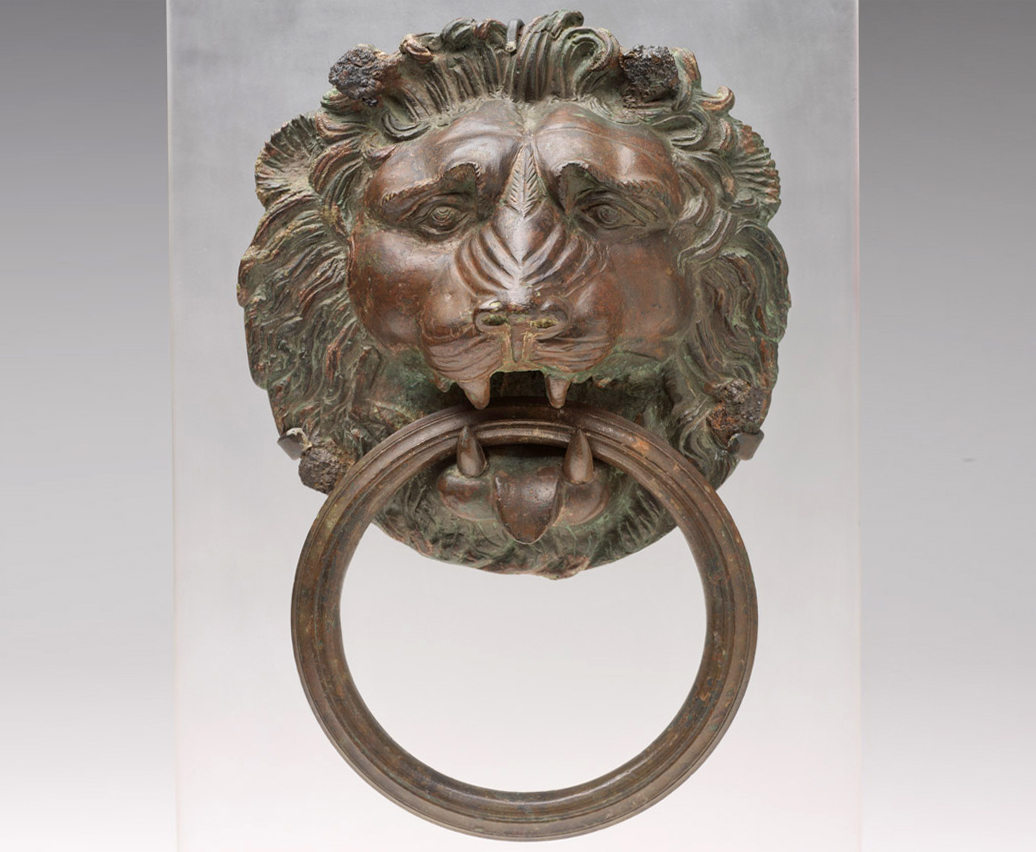 OptimoPrincipi's tweet photo. Timeless design: Roman bronze lion-head door knockers and handles, from ancient doors and chests. https://t.co/8AFY10Gy1U