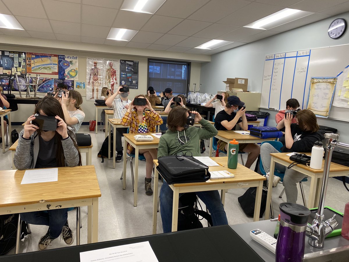 MrsKannekens's tweet photo. #VR tour of the circulatory system in #Bio20 with @Miss_R_McCubbin at @EagleButtePRSD8 @PrairieRoseSD8 - inside the heart, veins, lungs...
Hard to imagine we will lose this experience in just a few short weeks when @GoogleForEdu closes down #GoogleExpeditions
Suggestions? #ARVR https://t.co/1Nspl9idvE