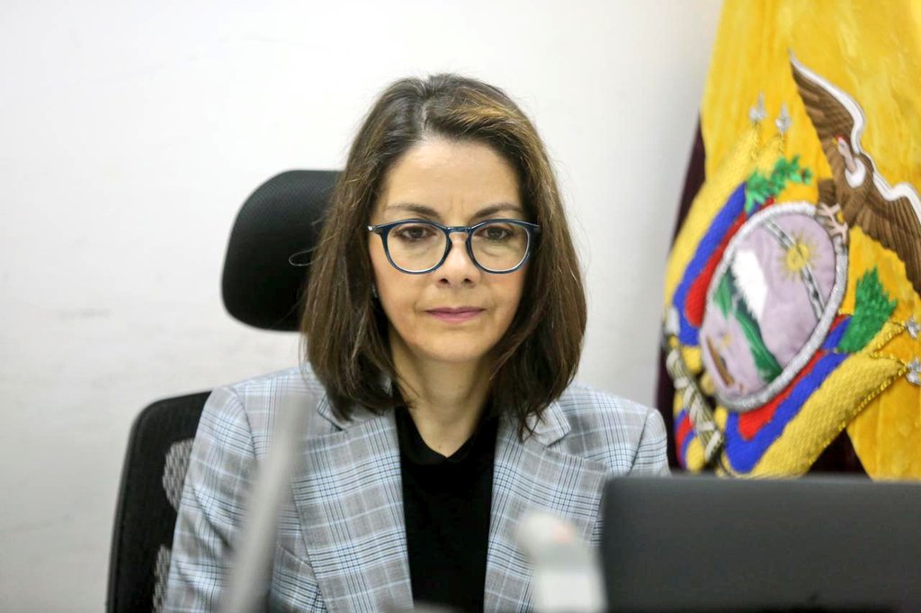 Salud_Ec's tweet photo. #JuntosLoLogramos | La ministra de @Salud_Ec, @XimenaGarzon11, participó de la XXXIX Reunión de Ministros de Salud del Área Andina, donde fue nombrada presidenta de la #REMSAA virtual.
El conversatorio se centró en la propuesta de declaración sobre el acceso universal a vacunas. https://t.co/f827ZHIU7d