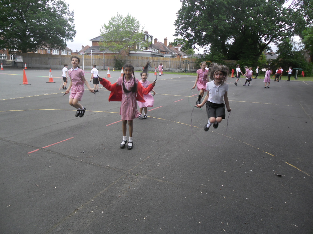 haslucksinfo's tweet photo. How high can you jump?
Please remember skipping can play havoc with your hair! Maybe some children have done too much skipping this week and need a rest before we do it all again next week! #YOUSKIP #weallskipathaslucks #teamhaslucks @SSolihullSSP https://t.co/JkEaPfMaCU
