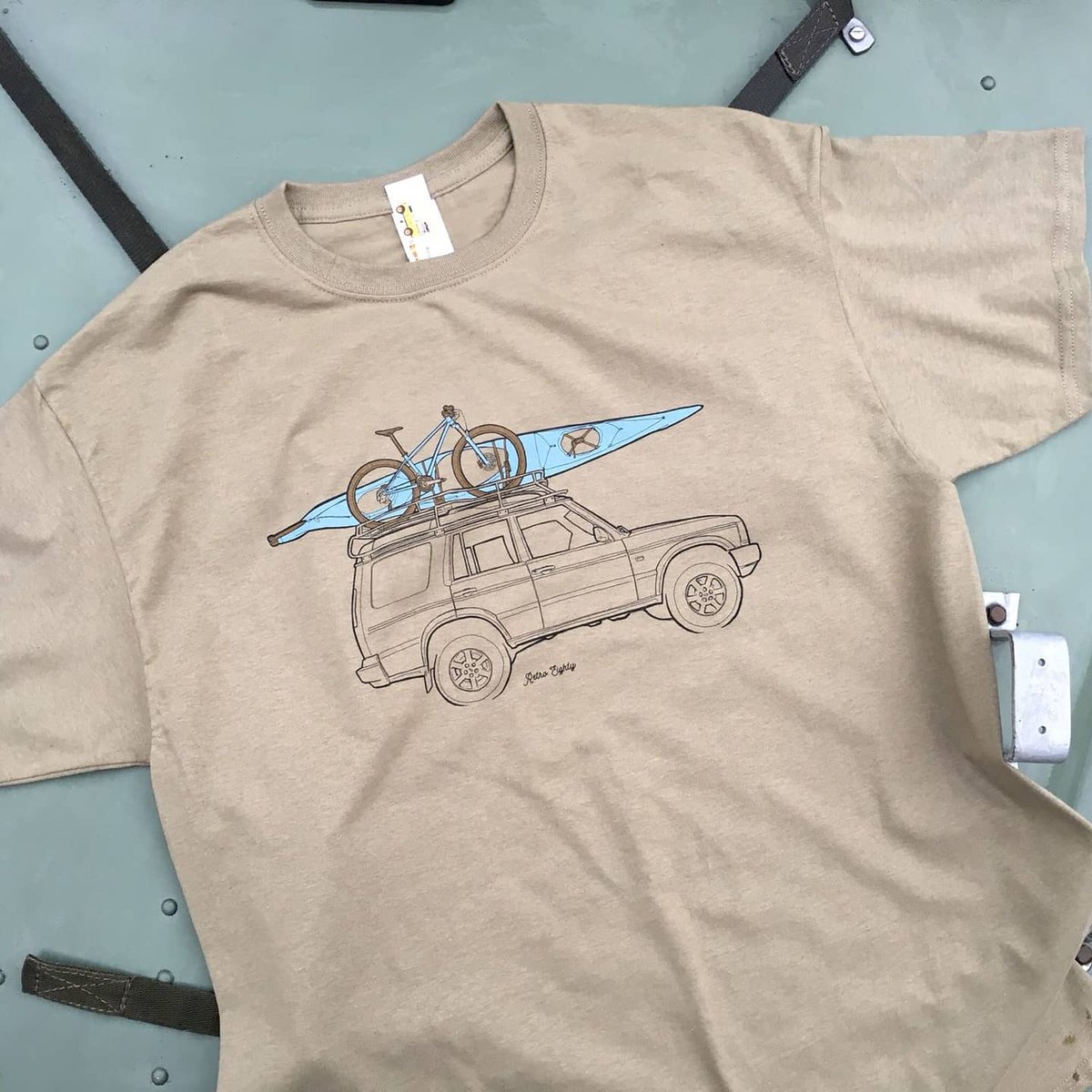 landroverpa's tweet photo. Land Rover fans, rejoice. @retroeighty has the right Tee for you!
#landrover #SNX891 #OxfordFirstOverland #SeriesOne #Serieslandrover #RangeRover #RangeRoverClassic #Defender110CSW #landroverdefender #Discovery #landroverdiscovery #landroverphotoalbum #Retroeighty #Tee #Tshirt https://t.co/5UtkELUMqe