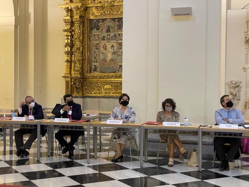 EmbajadaEspGt's tweet photo. Hoy se clausura en Toledo el encuentro birregional de #DiplomaciaCultural de la Red Europea de Institutos Nacionales para la Cultura @EUNIC_Global y la Red Iberoamericana d Diplomacia Cultural #RIDCULT
Por parte de Guatemala🇬🇹 ha participado Viceministra @MinexGt @AtzumArevalo https://t.co/9l6KmCnyX5