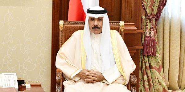 سمو أمير البلاد يتلقى اتصالا من أمير دولة قطر للتعزية بوفاة الشيخ منصور الأحمد
