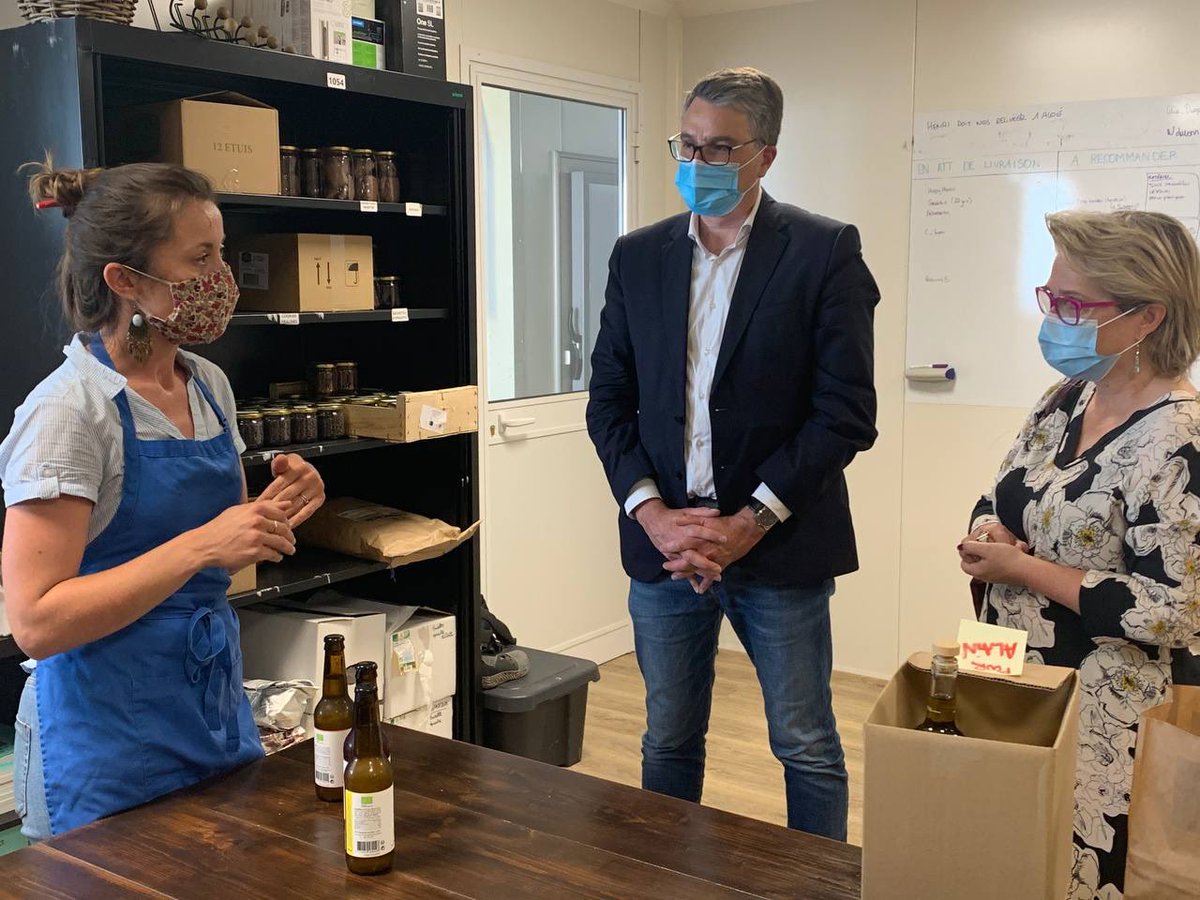 AzizSkalli's tweet photo. 3️⃣ visite de #Zedrive, premier drive 0 déchet, lancé en 2020, toujours à Saint-André-de-Cubzac. Une équipe de jeunes femmes pleines de projets, qui se sont retrouvées autour de valeurs communes. https://t.co/dSb5wzStRP