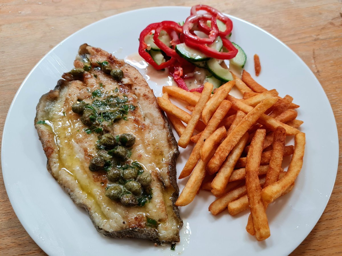 professor_dave's tweet photo. Sole Meuniere
Less than 10 minutes, classic French perfection.
#TwEat #TwEatFish #FishFriday #RecipeOfTheDay
https://t.co/7YgoVUgybK https://t.co/0FddVLx30Z