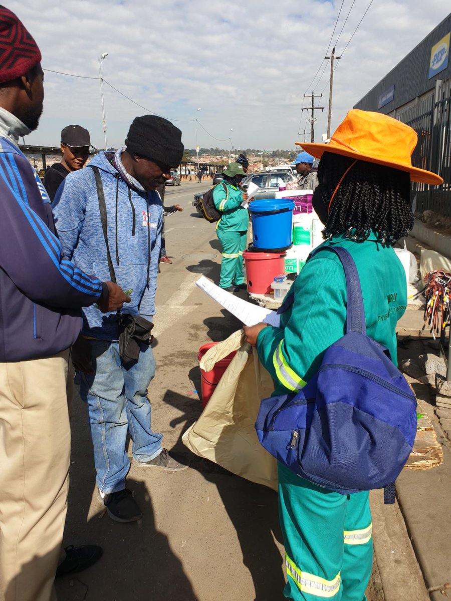 MCiberconnect's tweet photo. Maru is consistent in raising awareness on sustainable waste mgt & Recycling & keeping CoJ clean, green & safe for all.
#Ward92
@mphomoerane
@CleanerJoburg
@CRUMRegionA
@JoburgParksZoo
@OfficialGDARD
@CityofJoburgZA https://t.co/ic7C73RqwU