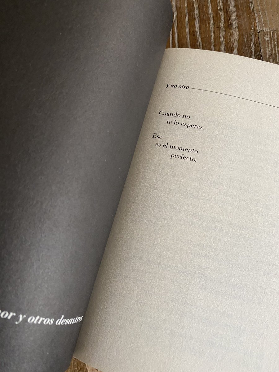 Os recomiendo para el fin de semana este maravilloso libro de Patricia Benito @labenitoescribe. Contiene verdaderas joyas entre sus poemas y además es una edición preciosa, con fotografías y una maquetación de los textos muy original. En @versoycuento