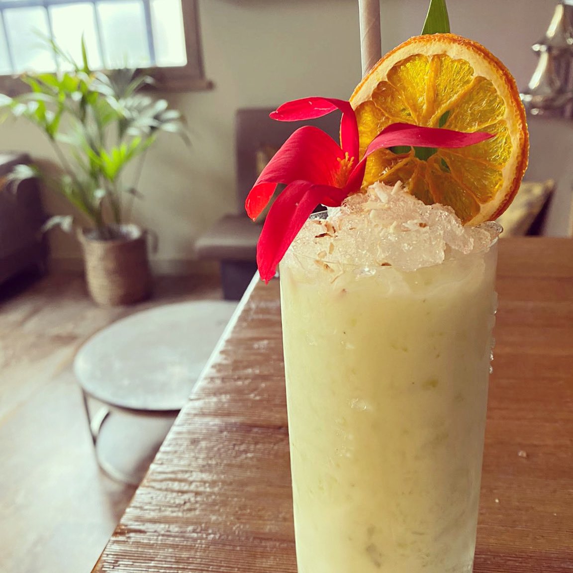 A new one for the ☀️ weekend ahead…Kuku Kulada Midori - Rum, Fuji Sencha, Coconut Cream, Kaffir Lime🍸🥥

#kukuplymouth #weekendfun #plymouth