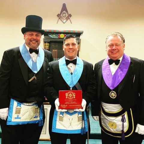 pagrandlodge's tweet photo. Congratulations to Brother Josh Lean, Corinthian Lodge No. 573, #pittsburghpa, on his Master Builder award!
https://t.co/quyZRzrdI9…/master-builders-award/.
#pafreemasons #pafreemasonry #masterbuildersaward #masonicaward #masoniceducation #masonicprogram https://t.co/fLr5S19r1x
