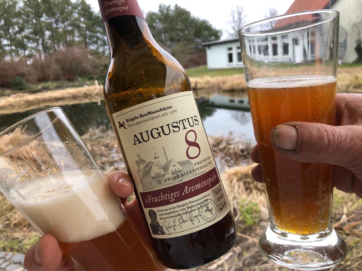 gummibierchen's tweet photo. #Saunabierchen mit #Augustus8 @brauhausriegele in der #Sauna in #HohenbergKrusemark #inthemiddleofnüscht 🍺#BrauhausRiegele #germanbeer #deutschesBier #saunabeer #saunabier #bierliebe #bierdestages #bierlaune #bierzeit #biertest #bierporn #bierlife #bierlust #bierpause #relaxbeer https://t.co/dLDFcQGnfg