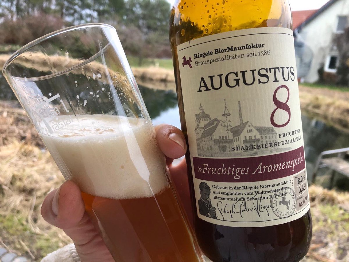 gummibierchen's tweet photo. #Saunabierchen mit #Augustus8 @brauhausriegele in der #Sauna in #HohenbergKrusemark #inthemiddleofnüscht 🍺#BrauhausRiegele #germanbeer #deutschesBier #saunabeer #saunabier #bierliebe #bierdestages #bierlaune #bierzeit #biertest #bierporn #bierlife #bierlust #bierpause #relaxbeer https://t.co/dLDFcQGnfg
