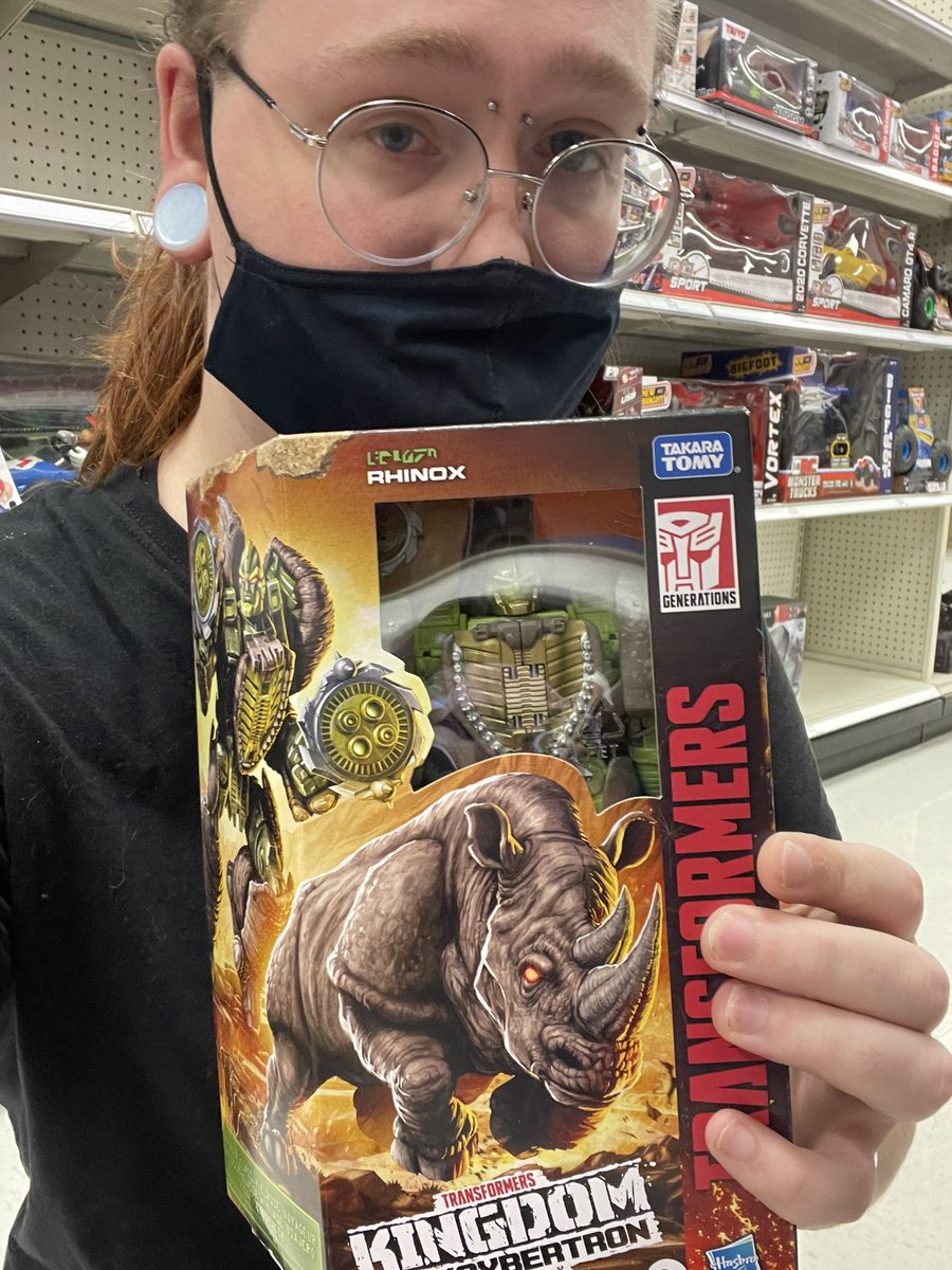 KatNapsTCG's tweet image. Transformers wave 3 officially out and on shelves! This is in wisconsin! #transformers #WaveThree