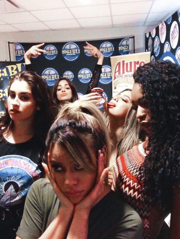 5hthrowbackss's tweet photo. June 11th, 2016 - Fifth Harmony backstage at #BLISummerJam https://t.co/JuhA2kFwRK