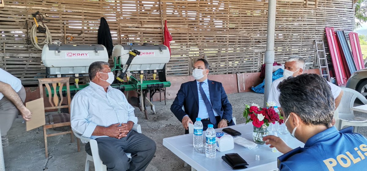 Kaymakam <a href="/CevdetErturkmen/">Cevdet Ertürkmen</a>, Kurum Amirleri ile birlikte, Osmanbeyli Mahallesinde ikamet eden Kıbrıs Gazisi İsmail Öztürk ve ailesini ziyaret etti.