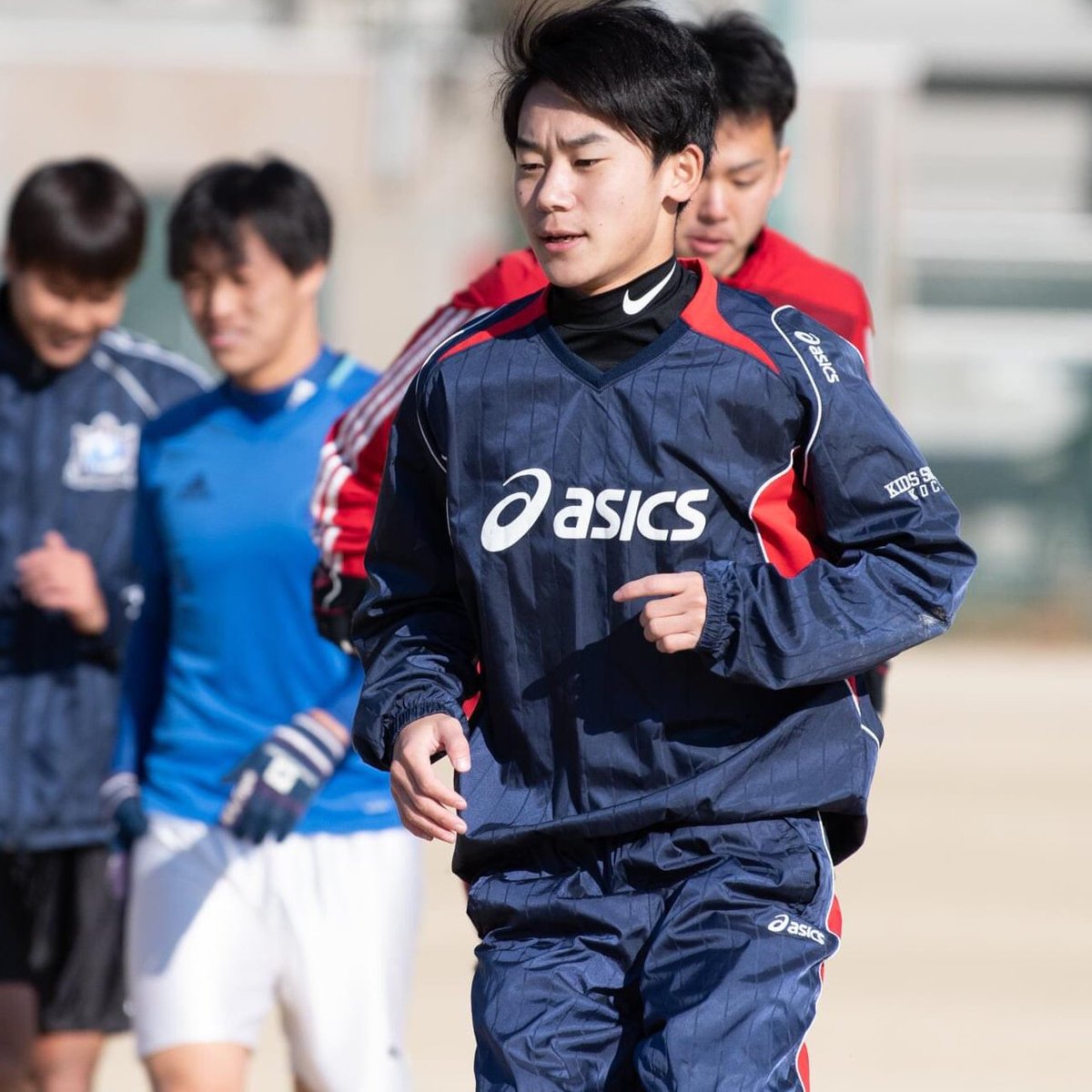 サカこれ V Twitter このasicsのピステは10年ぐらい前のモデルですが かっこいいですね