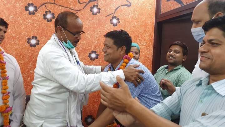 SovinKumar2's tweet photo. आगरा दक्षिण विधानसभा से asp खत्म विधानसभा अध्यक्ष #राकेश_कुमार अपने सभी समर्थकों के साथ #बहुजन_समाज_पार्टी मे शामिल।
#Jai_Bhim_Jai_Bharat
🐘🐘🇮🇳🇮🇳🌾🌾 https://t.co/tMRqheOEBQ