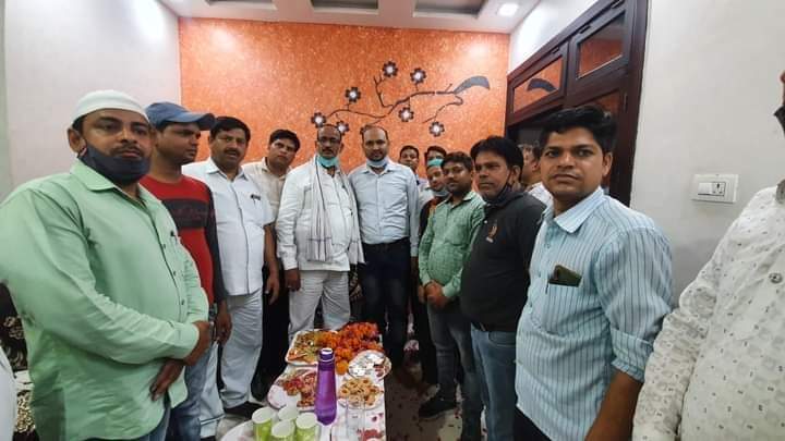 SovinKumar2's tweet photo. आगरा दक्षिण विधानसभा से asp खत्म विधानसभा अध्यक्ष #राकेश_कुमार अपने सभी समर्थकों के साथ #बहुजन_समाज_पार्टी मे शामिल।
#Jai_Bhim_Jai_Bharat
🐘🐘🇮🇳🇮🇳🌾🌾 https://t.co/tMRqheOEBQ