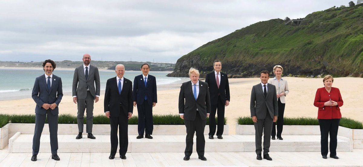 When the scenery for your pandemic choir video is next level…