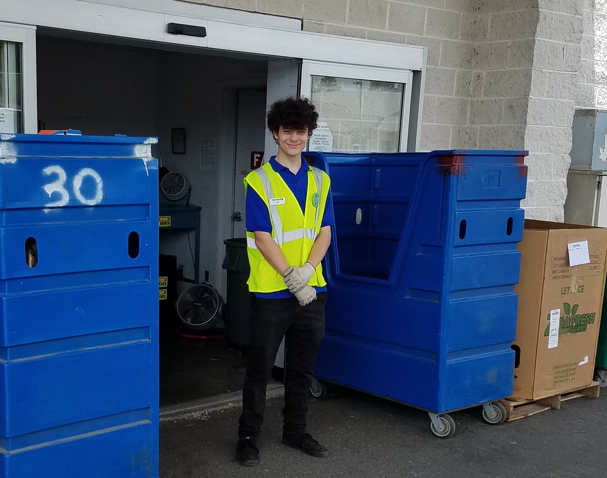 GoodwillCVandHR's tweet image. Congratulations to donation attendant Luke from Ironbridge!

“I went to your Chester, Va., location to donate. A young man named Luke was working and did an excellent job. He was courteous, professional, and very helpful.”

#FeelGoodFriday #TeamGoodwill