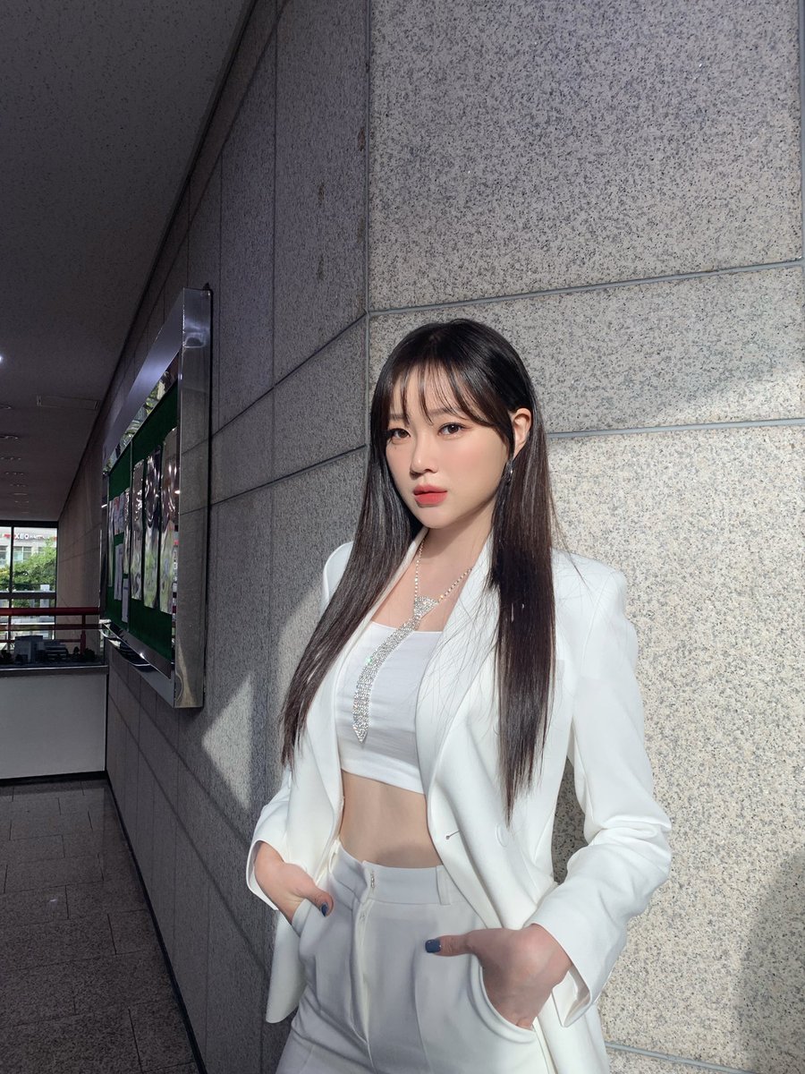 keumjo_1217's tweet photo. 인스타 사진 여기에두 공유할게여..!
정신차려보니 벌써 두시네 ㅠㅡㅜ🥲깜놀 https://t.co/O3x3301ub4
