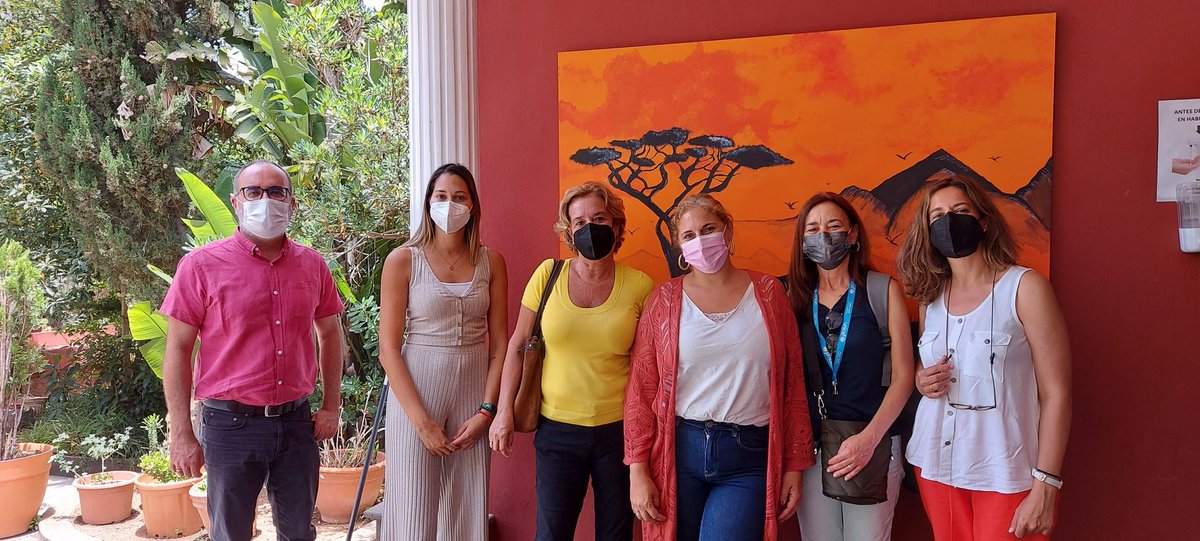 Hoy una delegación de <a href="/unicef_es/">UNICEF España</a> visita varios centros de menores dependientes de <a href="/GranCanariaSoc/">Gran Canaria Social</a> para hablar con los equipos educativos y con las niñas y niños. Esta mañana las acompañamos para darles la bienvenida. #transparencia