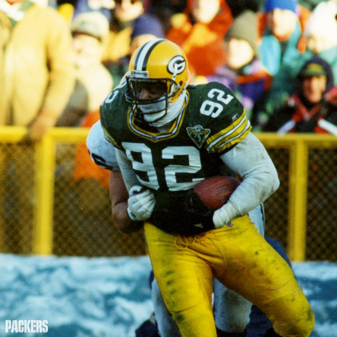 packers's tweet photo. 9️⃣2️⃣ days until the start of the #Packers 2021 season! 

📸: https://t.co/pubaC9lhFH 

#GoPackGo https://t.co/E6WQ16nmr4