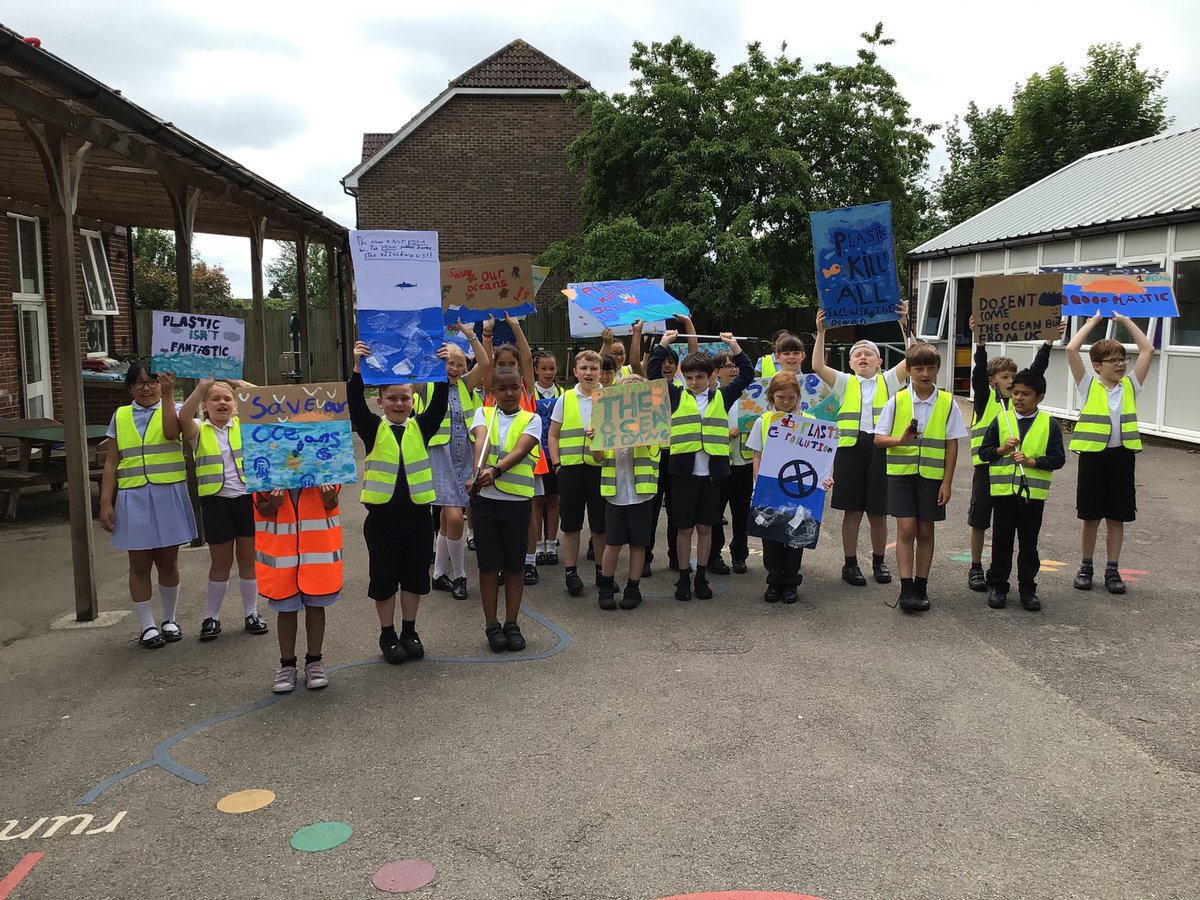 Year 5 have loved their Environment topic! It culminated in a litter pick in the community and peaceful protest today! 👏🏼