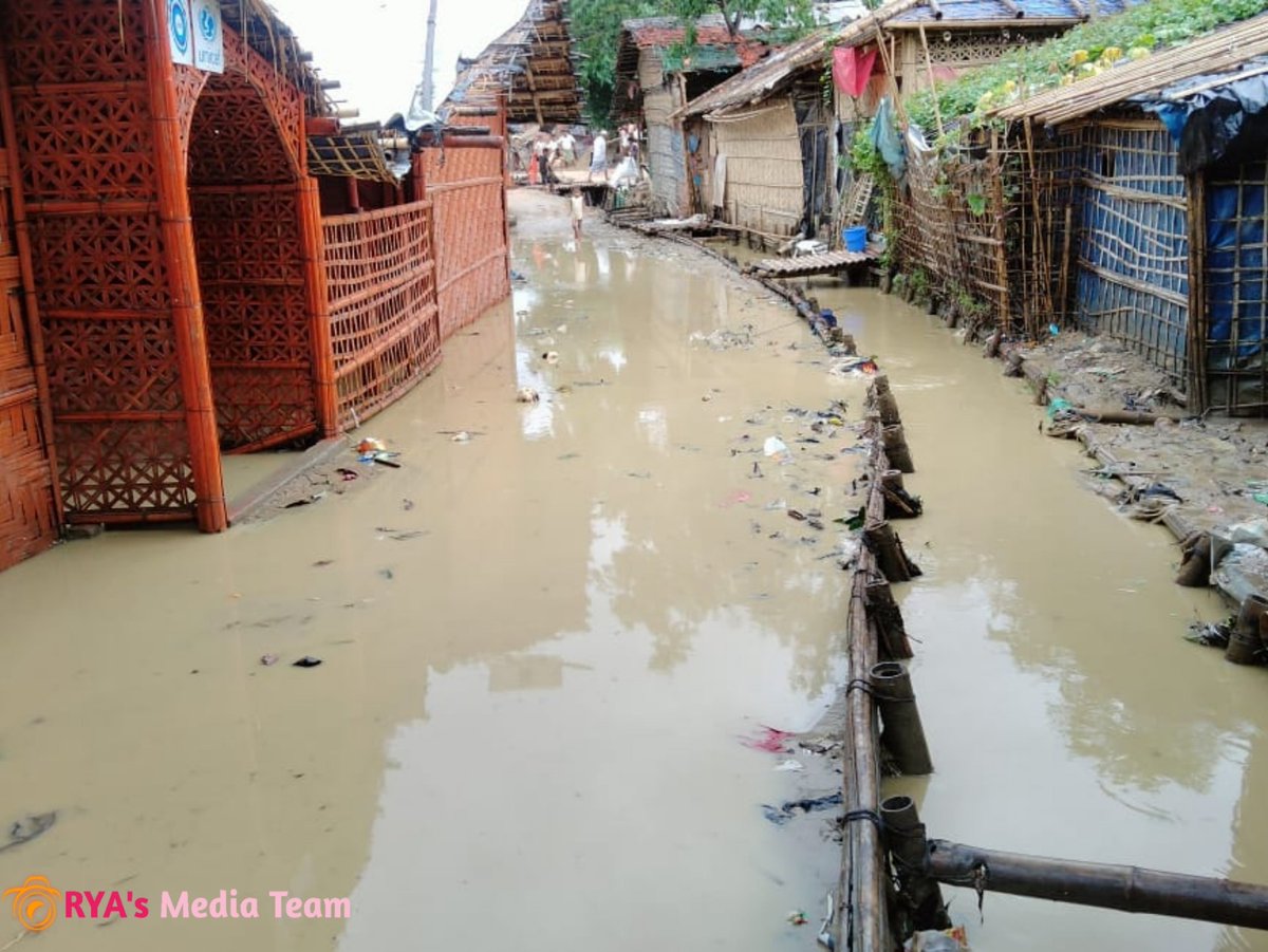 Rohingya_Camp's tweet photo. #Rohingya refugees are facing very difficult due to a big water canal oftenly gets blocked and flooding many shelters and pathway.
#RYAMedia
Location: Camp 11, Sub Block C13
Date: 11/06/2021
#RohingyaResponse
#Monsoon
#EmergencySupport
๐ท by M. H. Khan https://t.co/79F1zAC39J
