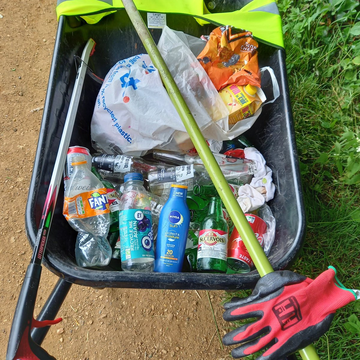 Thames Path National Trail on Twitter "5 minutes of litter picking in