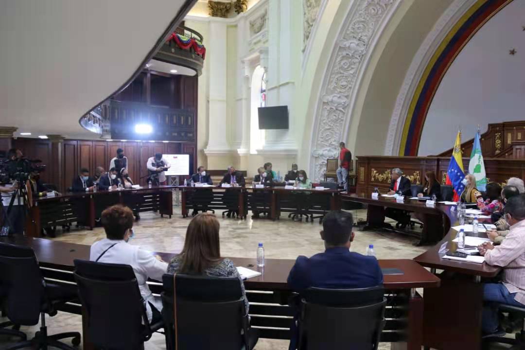 Rander Peña's tweet - "HOY// Acompañamos a los Diputados(as) de la Asamblea Nacional en la sesión de instalación del Grupo Parlamentario Venezolano ante el Parlamento latinoamericano (GPV-Parlatino), saludamos y expresamos los mejores