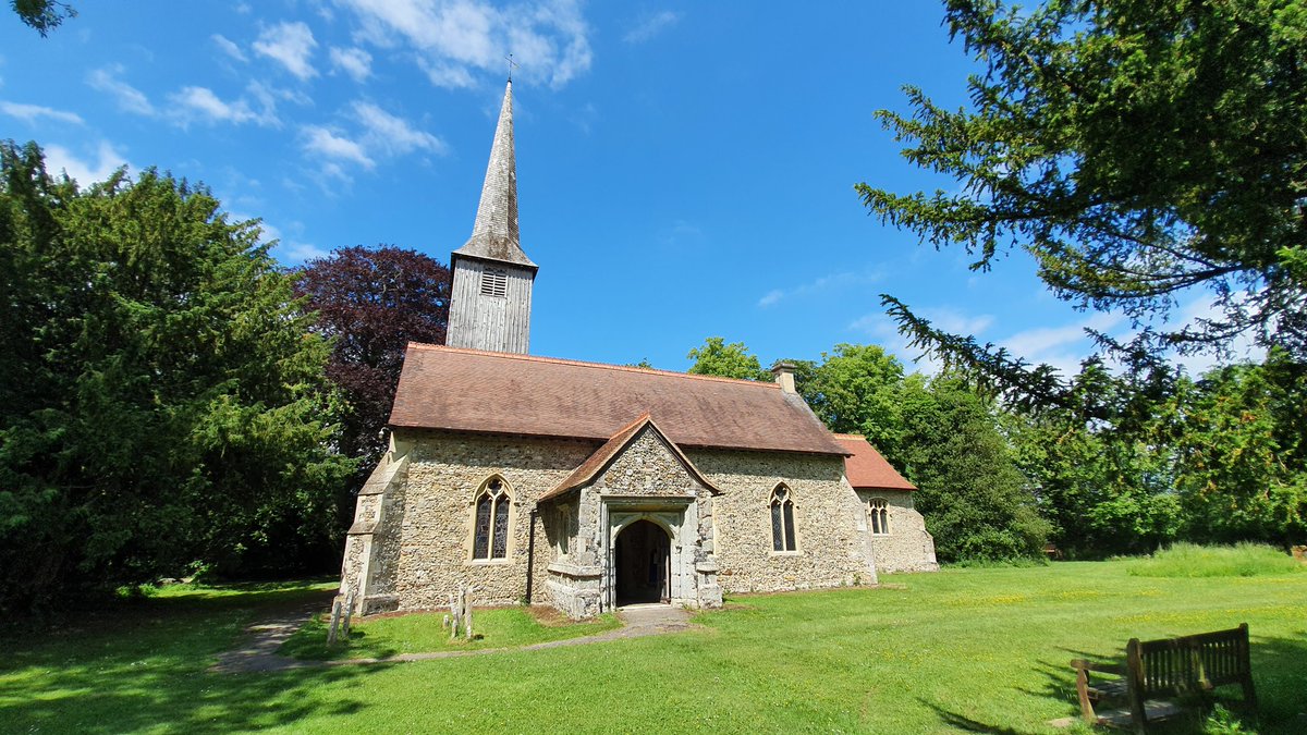 On my birthday yesterday I went to my ancestral home of Good Easter in Essex for a look around. What a pretty place. I saw this smart #lodgescoaches Solo whilst there complete with cheerful driver🙂. That's my great grandparents in the photo outside their house, Ivy Cottage.