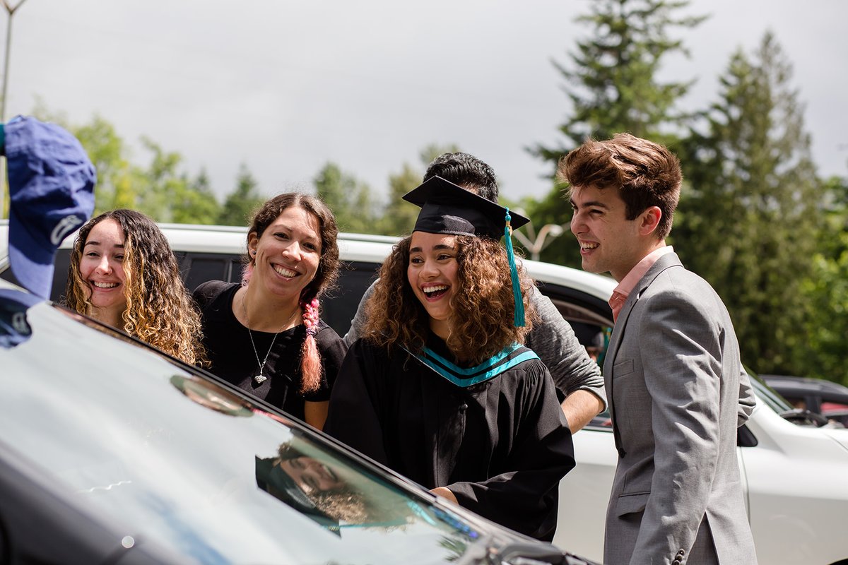capuevents's tweet photo. Congratulations to the class of 2021! We love seeing all of the memories you are creating during the Spring 2021 Drive In Convocation Ceremonies. Share with us by using the hashtag: #CapUGrads ππ
#capuevents #CapuPride #convocation #graduation #CapilanoUniversity https://t.co/dfbguoNgHN