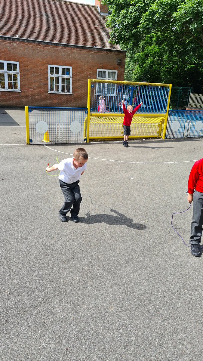 Year 1 enjoyed learning how to skip today in the sunshine ☀️. We enjoyed being active and even managed to skip together in pairs 🏆 <a href="/HumboSport/">Humberstone Sport</a>