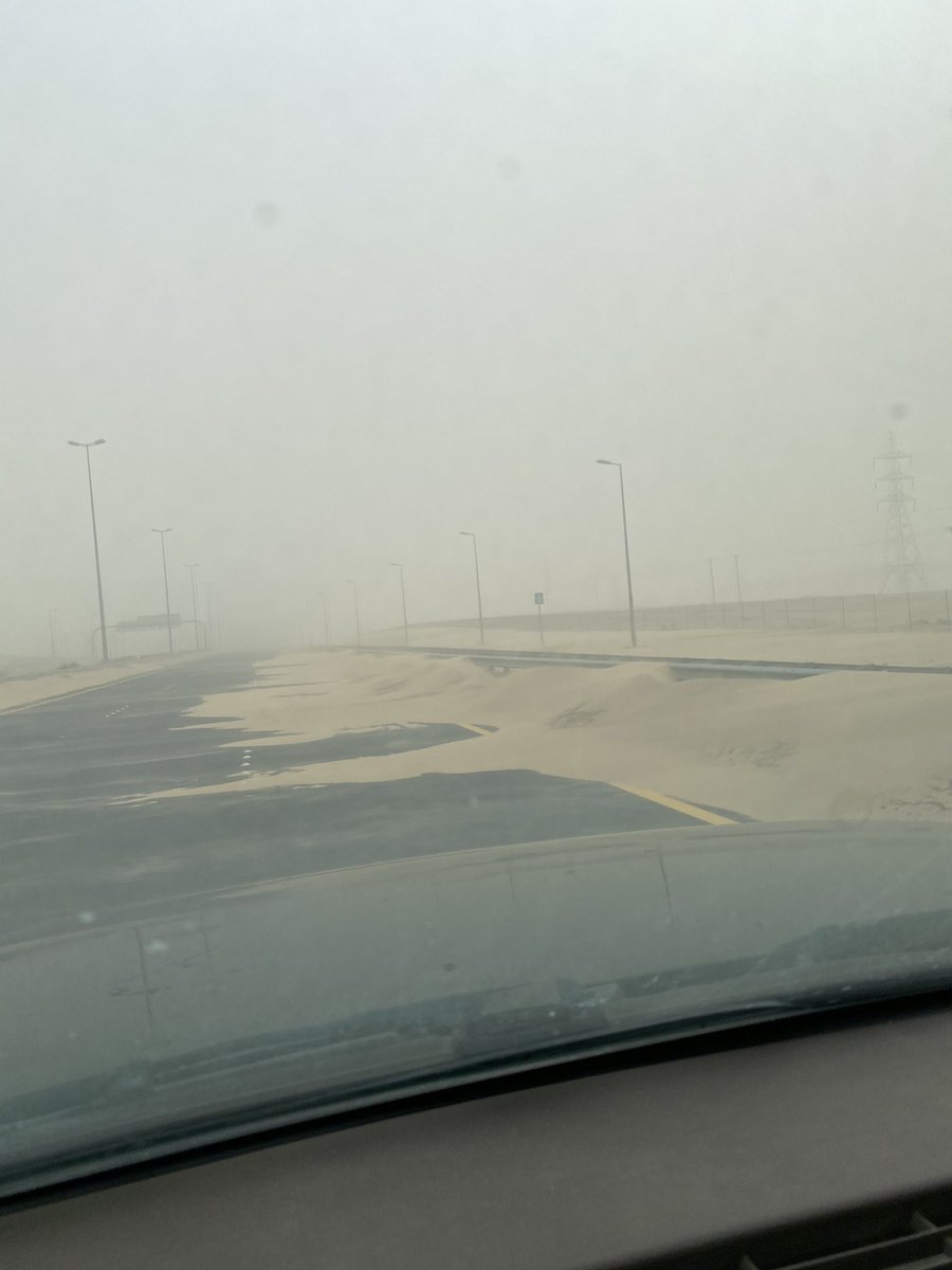 WeatherKuwait's tweet photo. 🔴  طقس السبت : متوقع رياح نشطة وانعدام بالرؤية الافقية على الطرق الصحراوية
1-طريق مزارع العبدلي
2-طريق الصبية وكبد
3-طريق السالمي
4-طريق مدينه صباح الاحمد 306
5-طريق ام صفق
6-وباقي الطرق المكشوفة
مع فرصة زحف الرمال على الطرق مما يسبب خطورة .
يرجى اخذ الحيطة والحذر
#طقس_الكويت https://t.co/Qaaa6uA1Lf