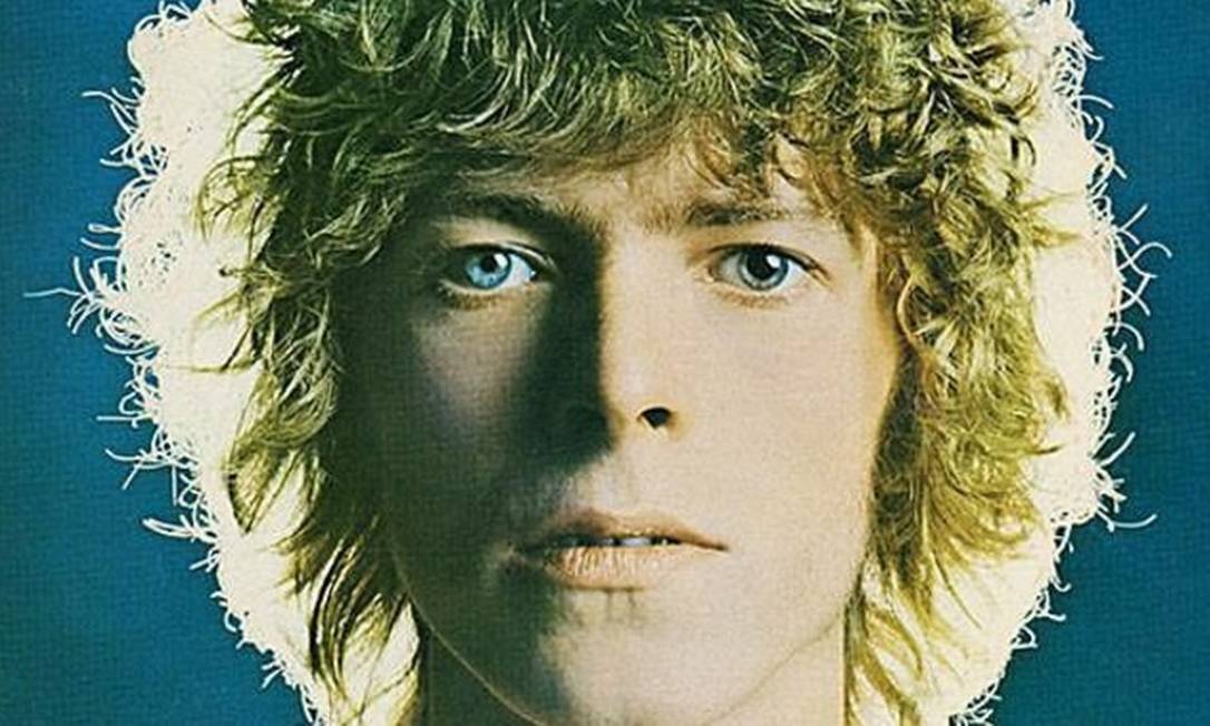 on this date in 1969
David Bowie released
the single 'Space Oddity'