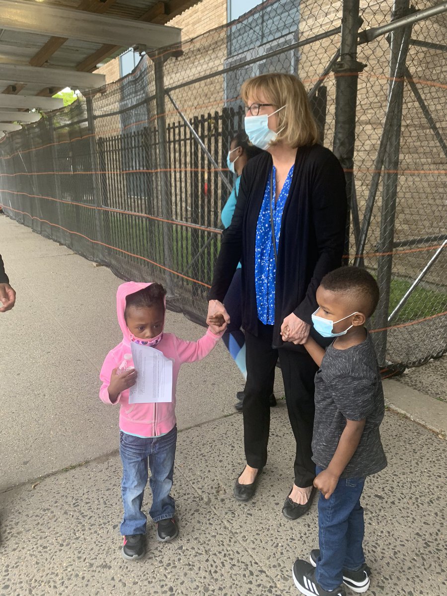 PS182x (@ps182x) on Twitter photo When 3K and PreK students get escorted to class by their favorite Principal!!! So much love at PS 182!!!@jen_joynt @BxSuptTobia When 3K and PreK students get escorted to class by their favorite Principal!!! So much love at PS 182!!!@jen_joynt @BxSuptTobia