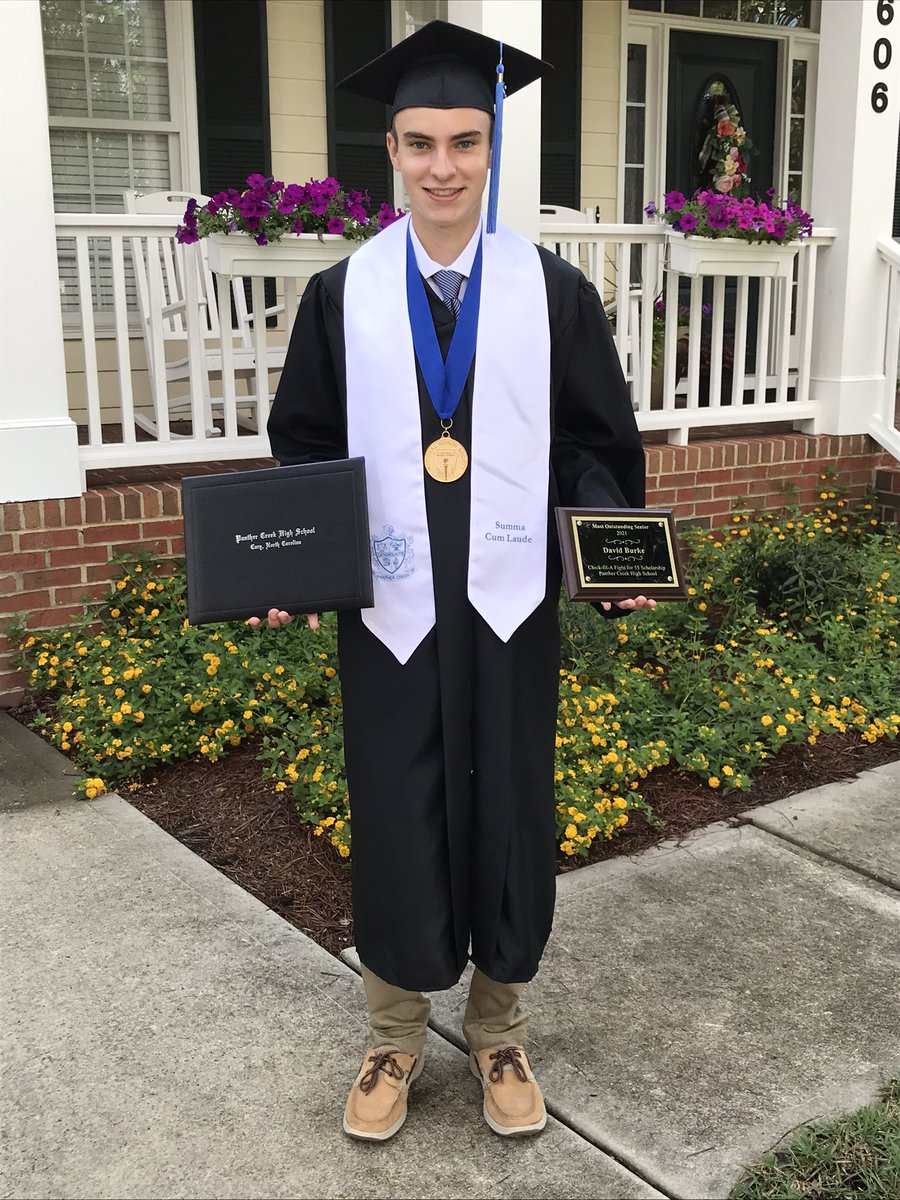 LMBteacher1's tweet photo. So proud of our son, David, on his high school graduation! May God bless you always! Congratulations to the Class of 2021! #proudparents https://t.co/glgSZrDw7c
