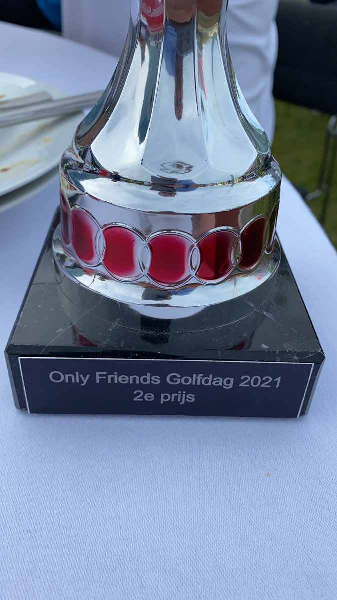 Vandaag mochten we EINDELIJK weer de baan in! Op Golfbaan Waterland organiseerde <a href="/scOnlyFriends/">Only Friends</a> de ‘jaarlijkse’ golfdag. Het team van #OnlyFriendsEindhoven sleepte de 2e prijs in de wacht! Dank, <a href="/DennisGebbink/">Dennis Gebbink</a>, @MyronGebbink, <a href="/van_streun/">Johan van Streun</a> en alle anderen!!! #JeBentGoedZoalsJeBent