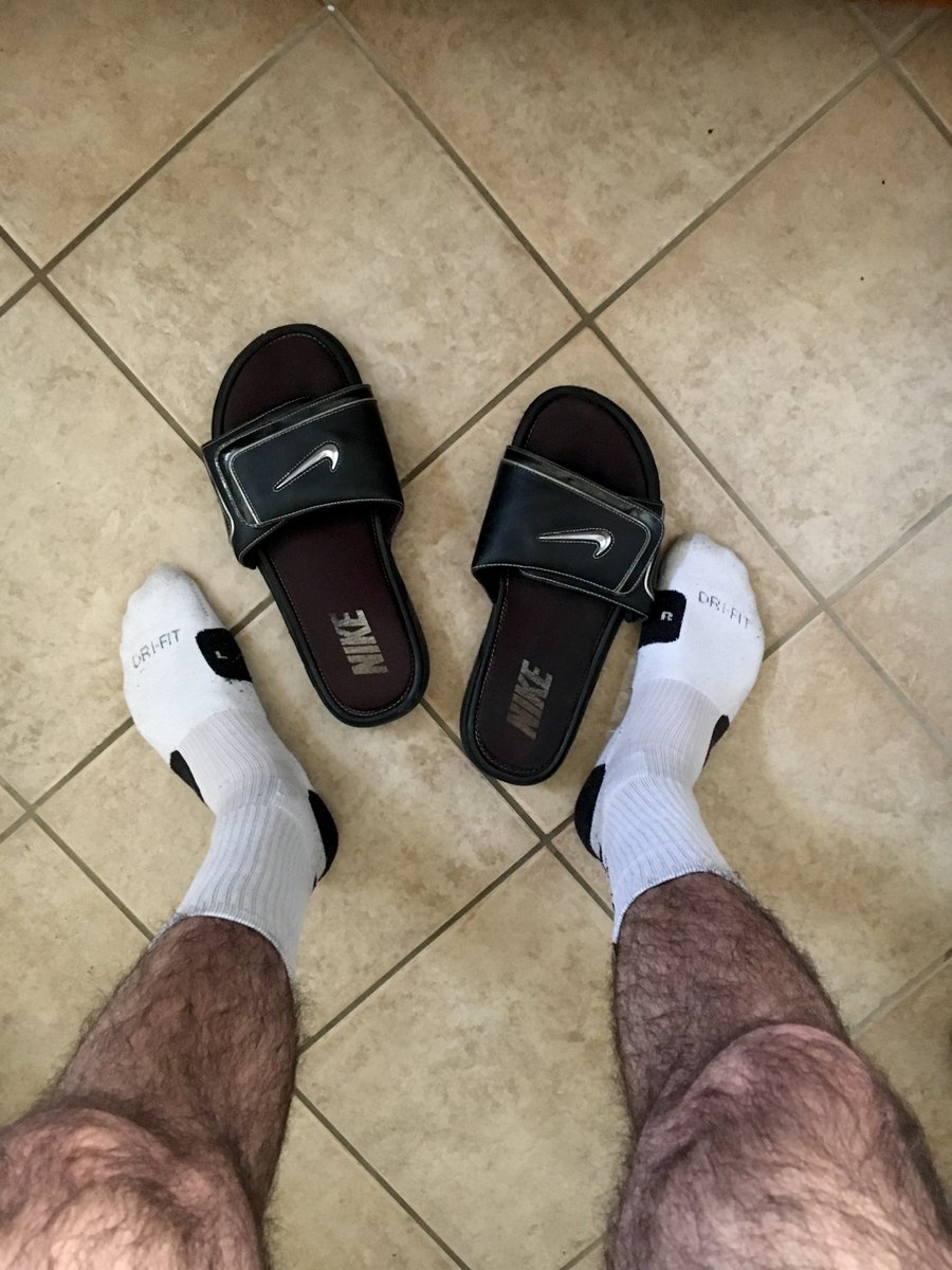 lafootbro's tweet photo. so damn horny https://t.co/sOiOD7AsMA