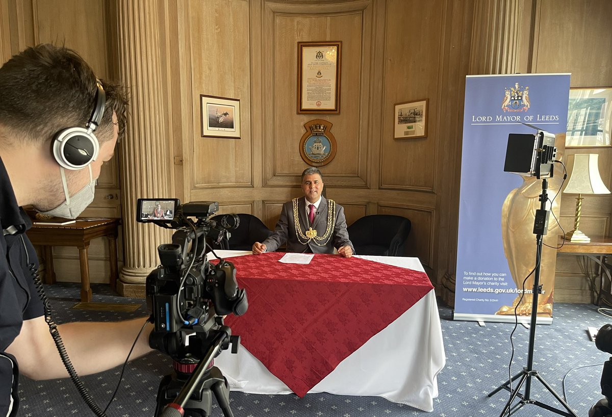 Busy filming some updated content for #JustOneDayLeeds for my Leeds Hospitals charity appeal, with a particular focus on raising awareness and funds for the dialysis and diabetes services. ￼#LDShospcharity @LordMayorLeeds #dialysis #diabetes. @nhsleeds