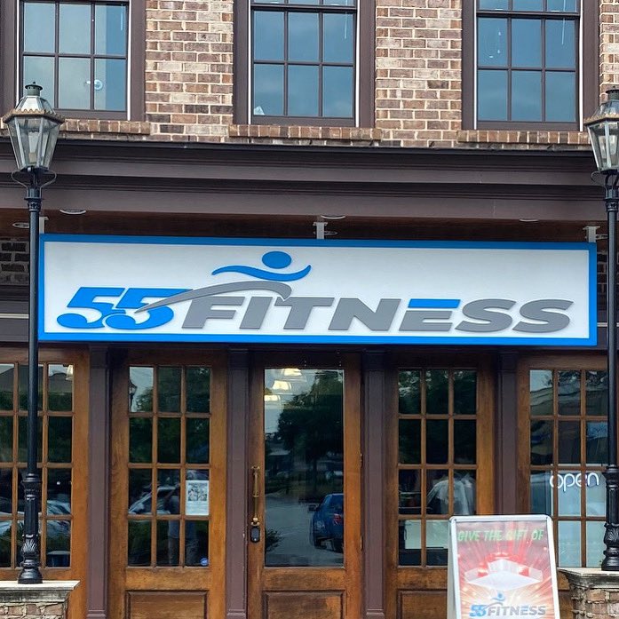 Altair_Sign's tweet photo. Who has bigger muscles, our installers or the #55Fitness trainers π€·π»ββοΈπ€·π»ββοΈ either way, we did this and want to install your new signs too! #sign #signs #signinstallation #installation #altairsignandlight #asapsigns #fitness #gym #summerbod https://t.co/95JDqH57CC