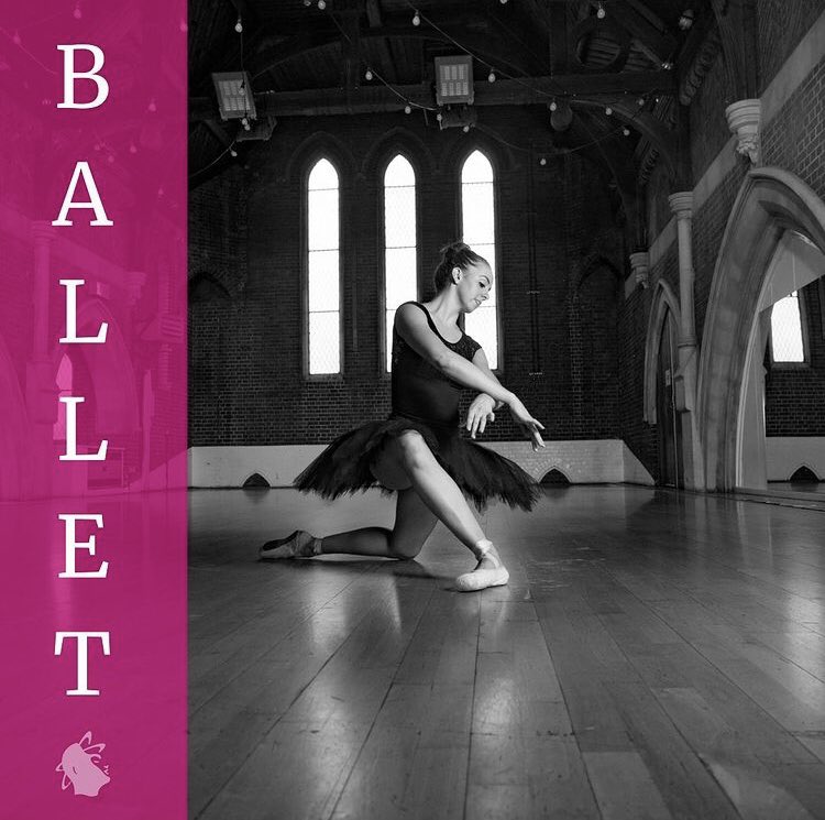 NEW CLASS STARTING TOMORROW 😁 Come join me at the barre 🩰💗
£10 for members and non-members 
@thelaboratoryspa 
Muswell Hill N10 2QE 
Or join online £4 💻