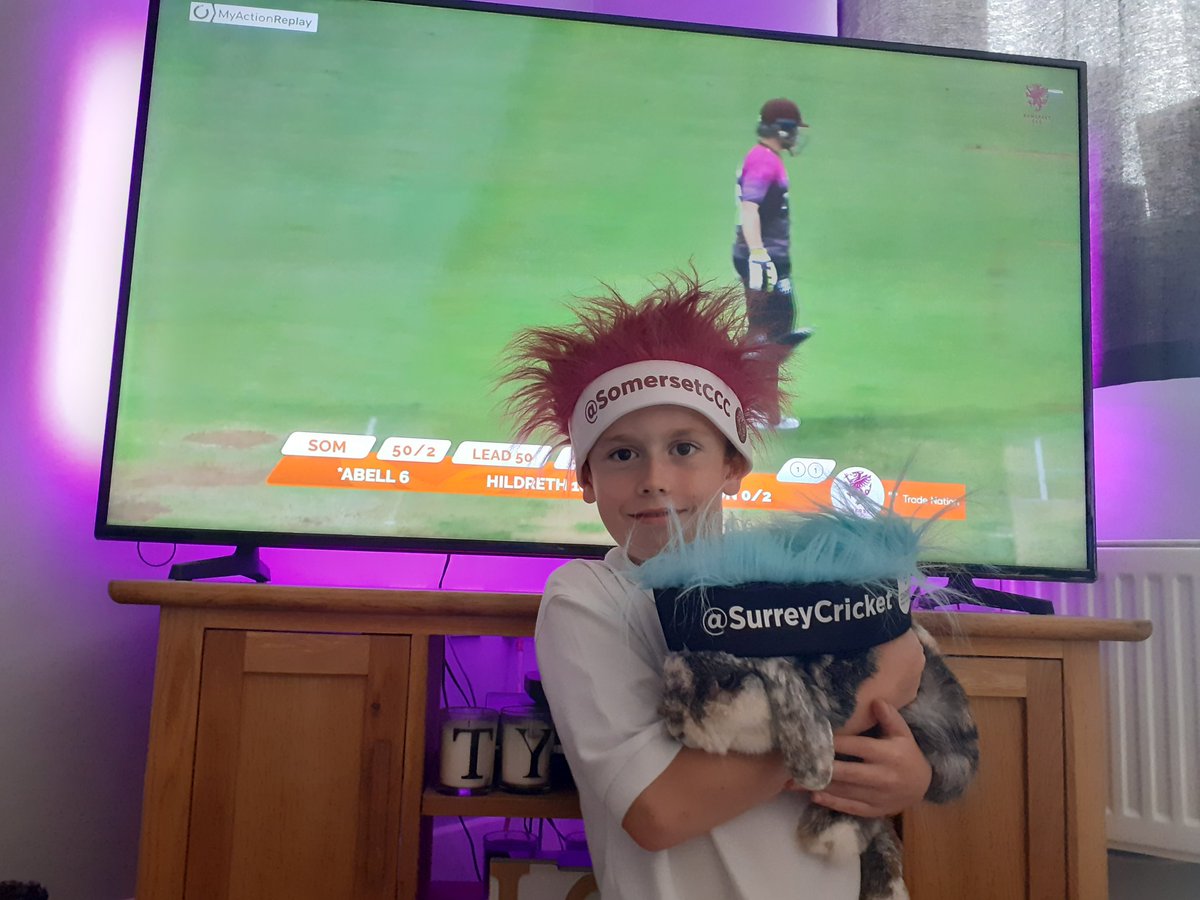LiamDaniels83's tweet image. #streaminstyle The boy supports Somerset, his Rabbit supports surrey! @SomersetCCC @ItsTradeNation