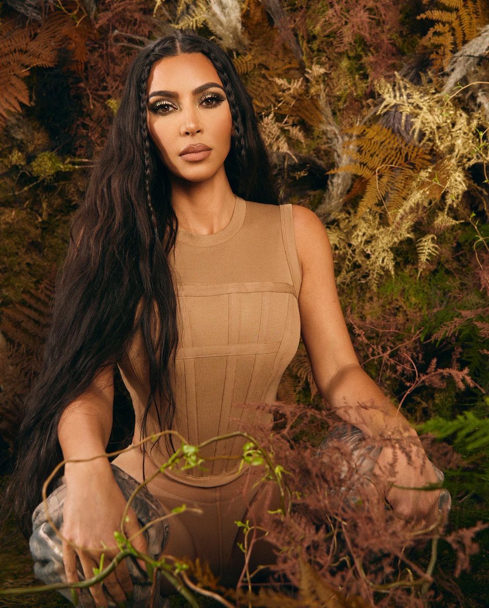 KimKardashian's tweet photo. Camo Collection available now to shop early-access on @kkwbeauty Instagram! https://t.co/GBcgeNfNdK