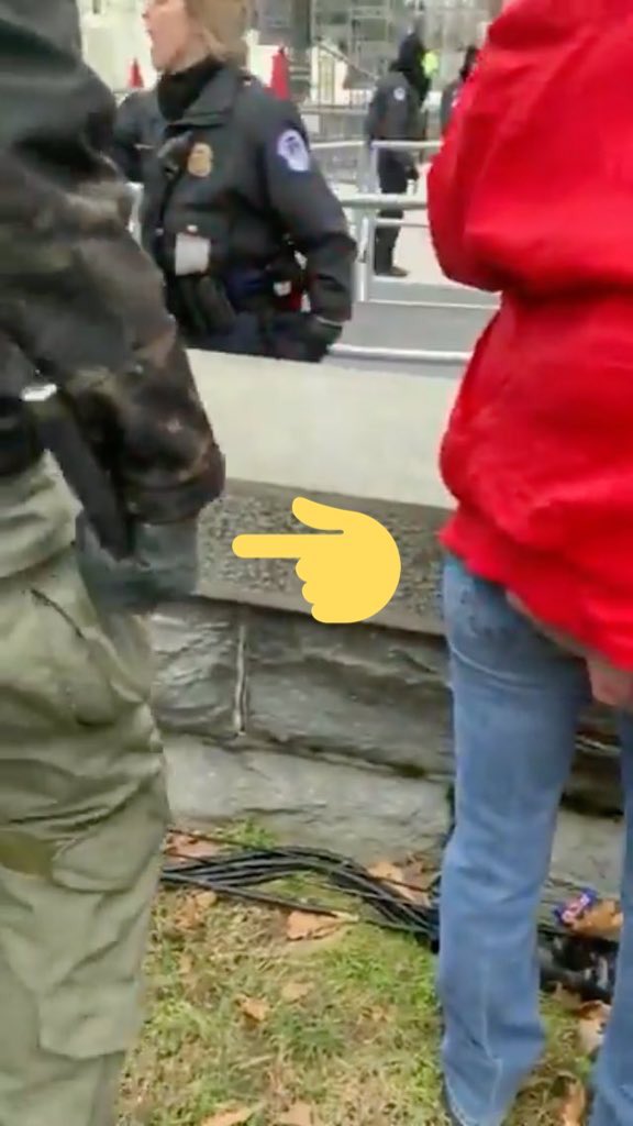 lilsister7's tweet image. This #texas #3per with a claw hammer says he was there with about 30 other guys. Haven’t even seen him on a wanted poster. Weird huh? @capitolfaces #threepercenter @capitolhunters @CTExposers @CArrests @FBIWFO  #January6thCommissionNow #MCHammer3per #CapitolRiot